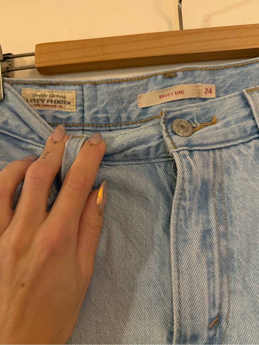 Levi's Baggy Dad Wide Leg Jeans - Picture 5 of 6